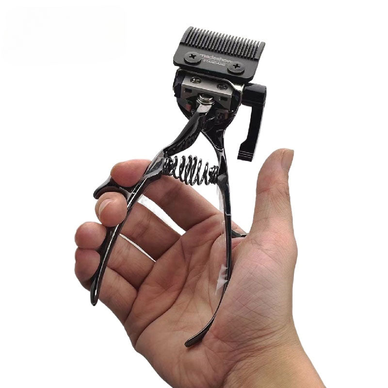 Madeshow manual hair clipper held in hand